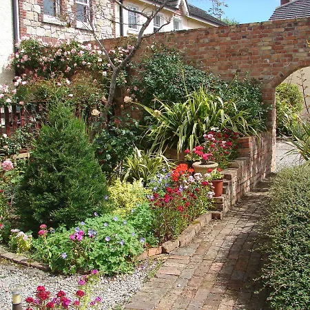 Courtyard Cottages No 9 Semesterbostad