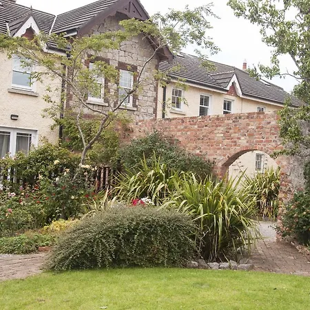 Courtyard Cottages No 9
